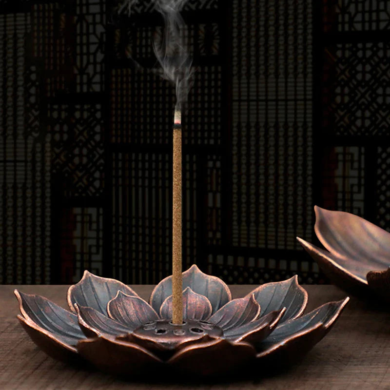 Alloy Incense Burner Stick Holder, Lotus Engraving, Meditation & Yoga Accessory, Home Décor, Aromatherapy Tool, Spiritual Gift     حاملة أعواد البخور من سبائك، نقش زهرة اللوتس، أدوات التأمل واليوغا، ديكور منزلي، أداة العلاج بالعطور، هدية روحية