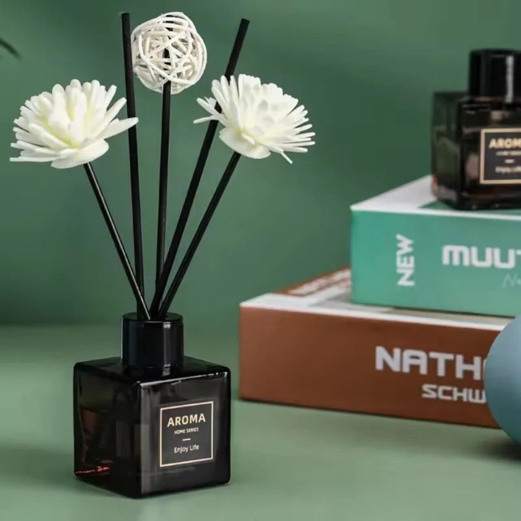 50ml Flameless Home Fragrance Diffuser, Elegant Aromatherapy   موزع عطر منزلي بلا لهب 50مل، أنيق للاسترخاء والعلاج العطري